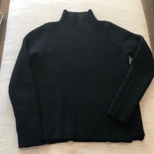 Vince sweater size medium
